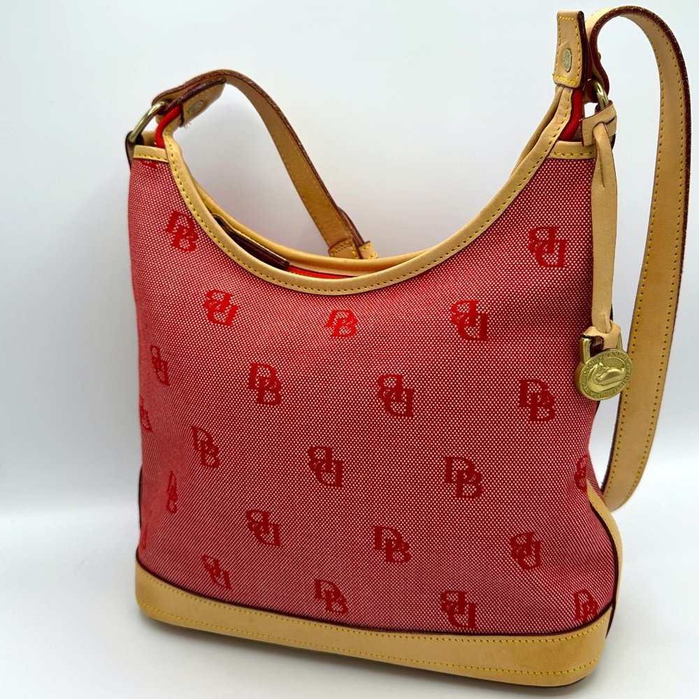⭐️⭐️SOLD⭐️⭐️ Dooney & Bourke Signature Canvas/Leather Shoulder Tote - Picture 3 of 15